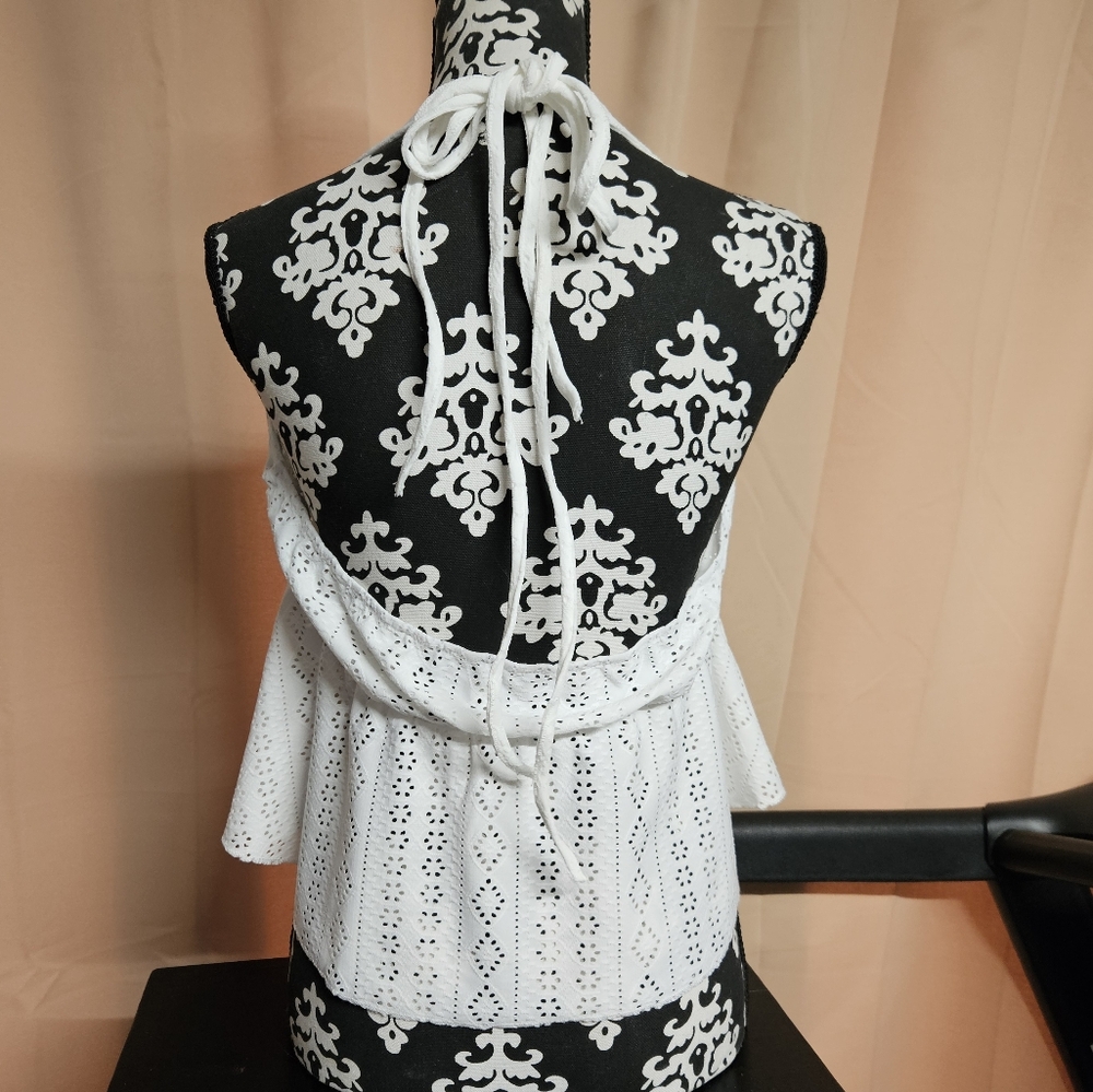 Elegant White Eyelet Halter Top - Picture 4 of 9